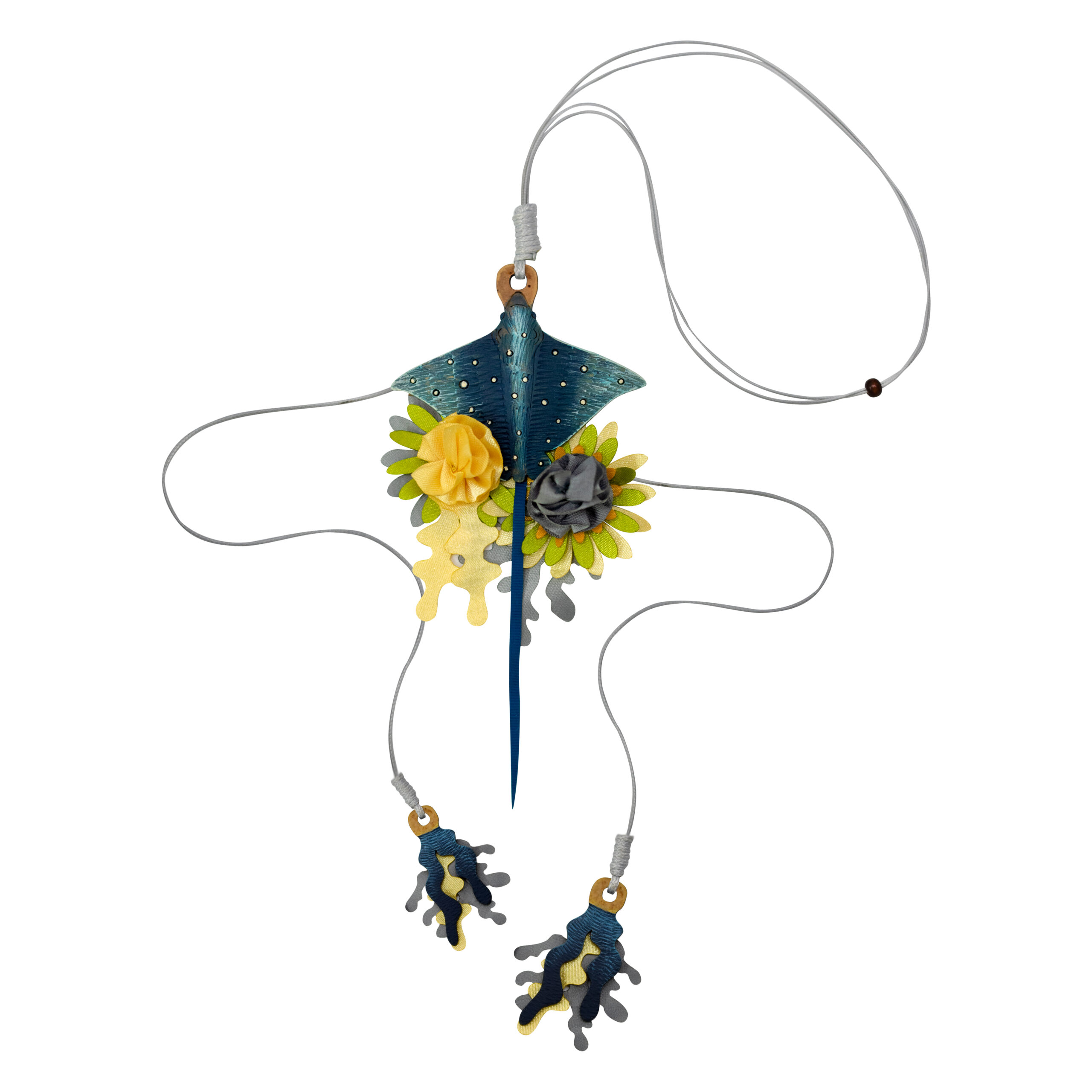 COLLAR-MANTARRAYA-AZUL-GRANDE-scaled-2.jpg